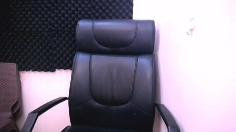 Snapshot of riyah_parker chatting on 06.06.26 riyah_parker online show from 06.06.26