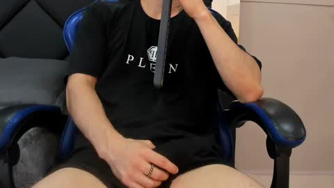 Roan Birkin online show from 03.19.26