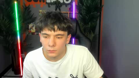 Snapshot of robbie_reyes chatting on 05.29.26 Robbie online show from 05.29.26