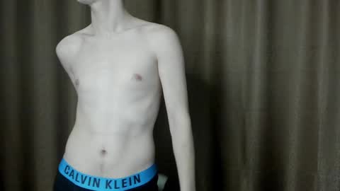 robert10211 online show from 12.04.24