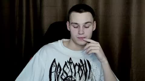 robert10211 online show from 02.11.25