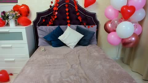 Snapshot of robertamorelly chatting on 02.11.25 Betty online show from 02.11.25