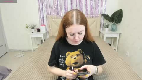 Snapshot of robertamorelly chatting on 03.06.25 Betty online show from 03.06.25