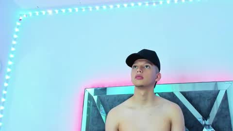 Robert Miller And Mael Thompson  online show from 03.11.25