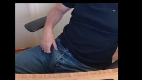 robidan6923 online show from 09.17.25