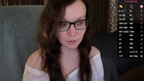 Snapshot of robin_gal chatting on 02.26.25 Robin online show from 02.26.25