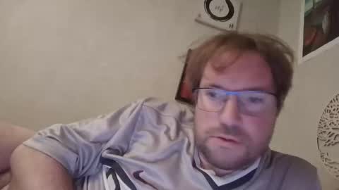 robinouhot online show from 03.06.25