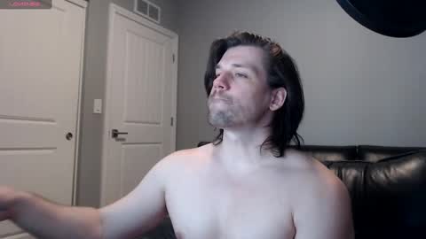 Snapshot of robknocks chatting on 02.09.25 Rob Knocks online show from 02.09.25