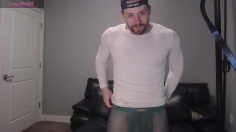 Snapshot of robknocks chatting on 09.15.25 Rob Knocks online show from 09.15.25