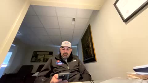 Snapshot of roblatino12 chatting on 12.20.24 roblatino12 online show from 12.20.24