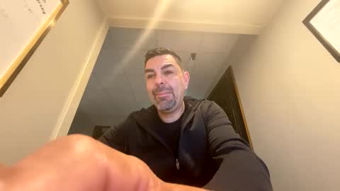 Snapshot of roblatino12 chatting on 03.08.25 roblatino12 online show from 03.08.25