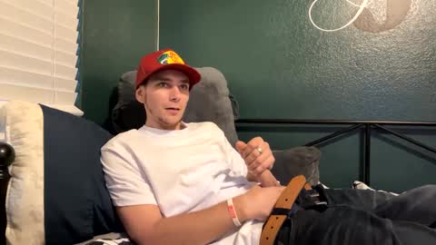 Snapshot of robwit8 chatting on 12.02.24 Rob witha 8 online show from 12.02.24