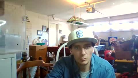 Snapshot of robwit8 chatting on 01.02.25 Rob witha 8 online show from 01.02.25