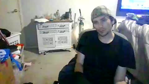 Snapshot of robwit8 chatting on 12.02.25 Rob witha 8 online show from 12.02.25