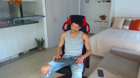 Snapshot of roby_millerr chatting on 02.06.25 roby_millerr online show from 02.06.25