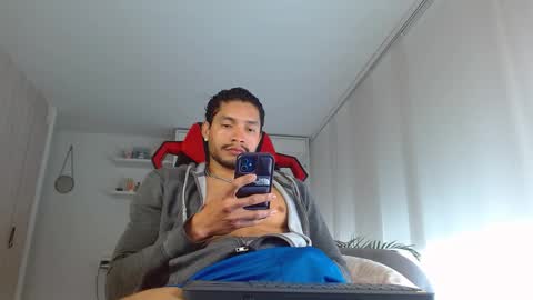 Snapshot of roby_millerr chatting on 02.15.25 roby_millerr online show from 02.15.25