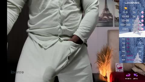 Snapshot of roccoblack02 chatting on 12.30.24 onlyfans user waga122 follow my accounts of Instagram Waga122 oficial twitter waga122 thanks you guys online show from 12.30.24