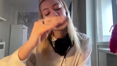 Snapshot of rochellehouis chatting on 02.11.26 Anny online show from 02.11.26