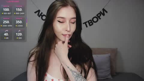 Snapshot of rocketsgirl chatting on 02.14.25 rocketsgirl online show from 02.14.25