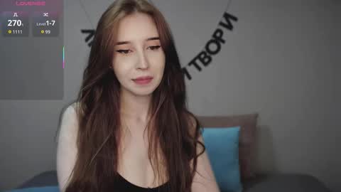 Snapshot of rocketsgirl chatting on 09.19.25 rocketsgirl online show from 09.19.25
