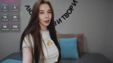 Snapshot of rocketsgirl chatting on 10.15.25 rocketsgirl online show from 10.15.25