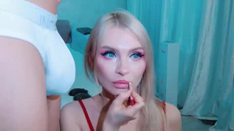 Snapshot of rockstarsgames chatting on 01.16.26 Lina and Den online show from 01.16.26