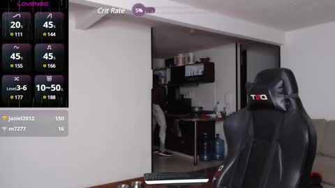 Snapshot of rogger_physique chatting on 01.21.25 Rogger online show from 01.21.25