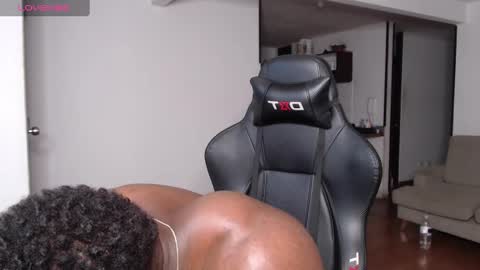 Snapshot of rogger_physique chatting on 01.22.25 Rogger online show from 01.22.25