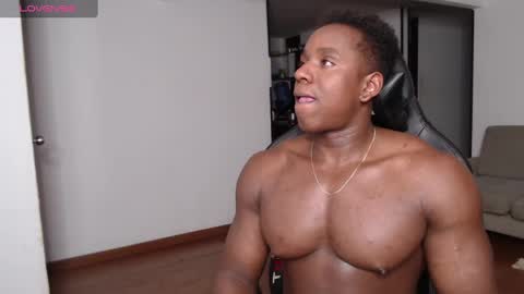 Snapshot of rogger_physique chatting on 02.11.25 Rogger online show from 02.11.25