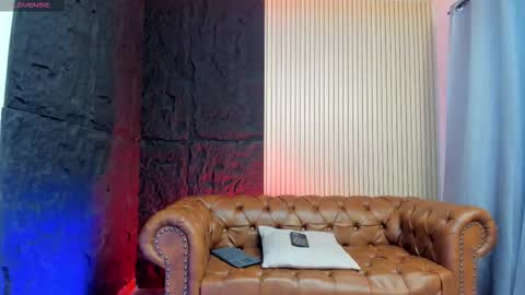 Snapshot of rogger_physique chatting on 10.30.25 Rogger online show from 10.30.25