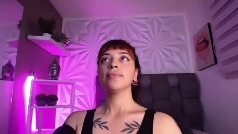 Snapshot of roksana_69 chatting on 04.22.26 Roksana online show from 04.22.26