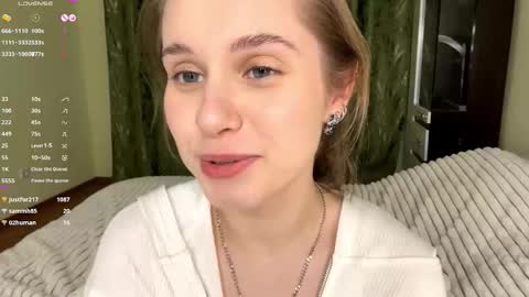 Snapshot of rolandaslatten chatting on 01.05.26 Mia online show from 01.05.26