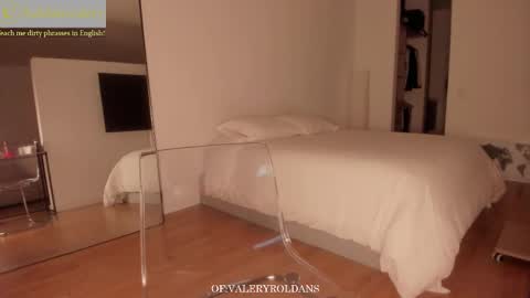 Valery Roldans online show from 03.27.26