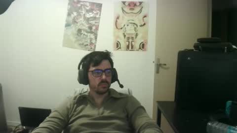 Snapshot of romainb72 chatting on 11.02.25 romainb72 online show from 11.02.25