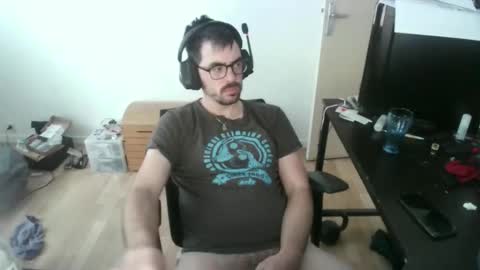 Snapshot of romainb72 chatting on 04.29.26 romainb72 online show from 04.29.26