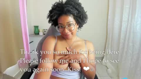 Snapshot of romantic_stargirl chatting on 06.22.26 Is A Belle online show from 06.22.26