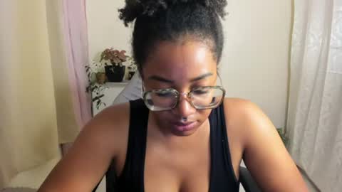 Snapshot of romantic_stargirl chatting on 07.03.26 Is A Belle online show from 07.03.26