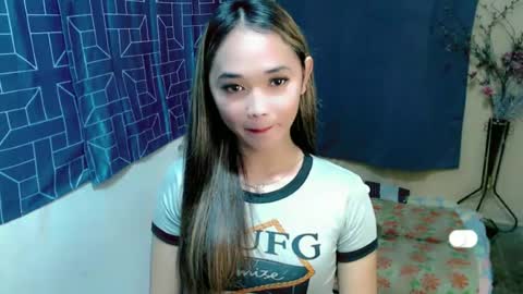 Snapshot of romanticslutxxx chatting on 06.10.26 empress online show from 06.10.26