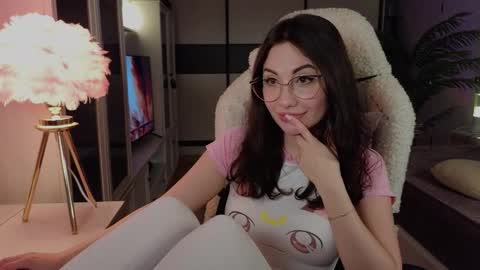 Snapshot of romanticsonya chatting on 03.17.26 romanticsonya online show from 03.17.26