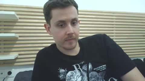 Snapshot of romaxaura_26 chatting on 02.08.26 Romain online show from 02.08.26