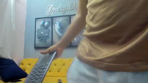 Snapshot of romeo__bossi chatting on 04.01.26 Romeo Bossi online show from 04.01.26