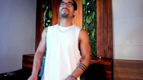 Snapshot of romeocolin_ chatting on 01.23.25 R O M E O online show from 01.23.25