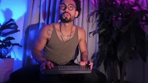 Snapshot of romeocolin_ chatting on 09.09.25 R O M E O online show from 09.09.25