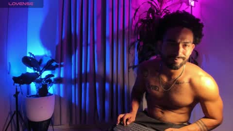 Snapshot of romeocolin_ chatting on 09.10.25 R O M E O online show from 09.10.25