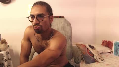 Snapshot of romeocolin_ chatting on 05.29.26 R O M E O online show from 05.29.26