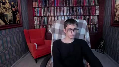 Snapshot of ronbevs chatting on 05.25.26 ronbevs online show from 05.25.26