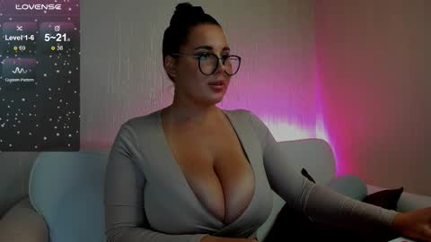 Veronica    MY INST ronnieglace13 online show from 10.06.25