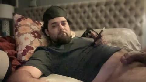 Snapshot of ronnyvzla2 chatting on 12.02.24 Ronny Smokey online show from 12.02.24