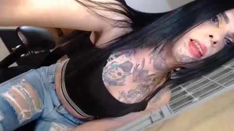 herreraisa offical online show from 10.30.25