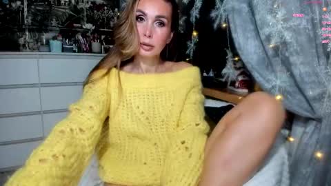 Aurora online show from 12.21.25